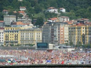 netsanbastianbeach.jpg