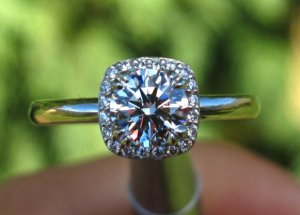 Cushion Halo Round Stone.jpg