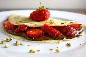 Strawberry_and_Nutella_Crepes_2_0_500.jpg
