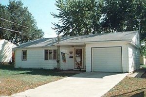 otherfronthouse01.jpg