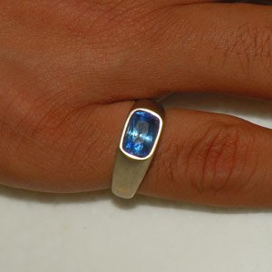 Gold Ring Model with Sapphire.jpg