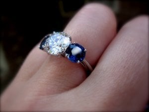 Three Stone sapphire B pic 8.jpg