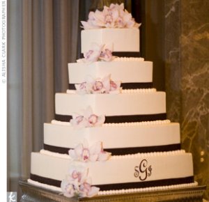 orchid5tiercake.jpg