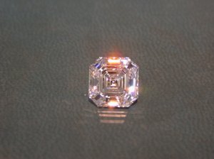 342VVS2G Royal Asscher.jpg