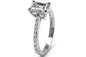 emerald cathedral solitaire pave side.jpg