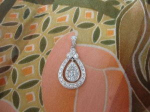 pear pendant 30002.jpg