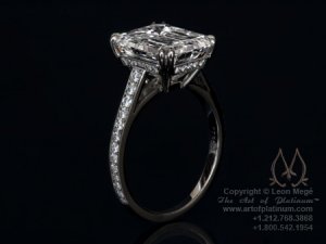 pave head and view of prongs from side.jpg