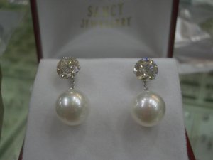 SS Pearl Studs_5.JPG