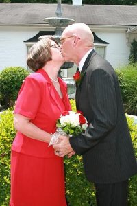 outsidekiss.jpg.JPG