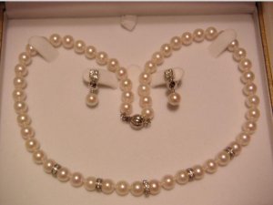 PearlStringEar.JPG