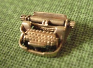 Typewriter9497.JPG