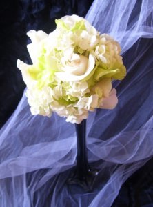 bridesmaid_bouquetivorycolors.jpg