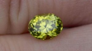 chrysoberyl3closeup.jpg