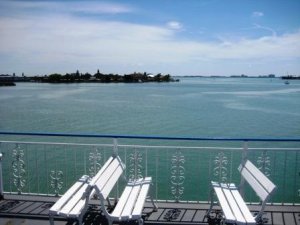4thdeck.JPG