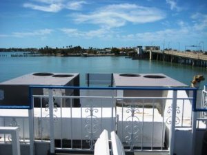 4thdeck2.JPG