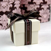 square_cross_hatch_box200[1].jpg