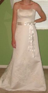 myweddingdressfront2.JPG