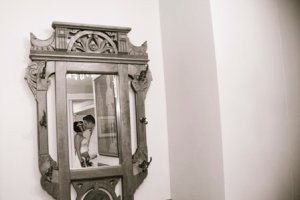mirrorkiss.jpg
