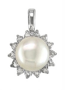 pearldiamondpendant3.jpg