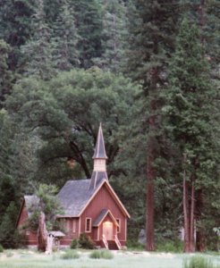 small_Yosemite_Chapel_01.jpg