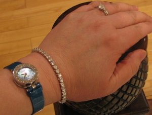 jl_6ctw_tennis_bracelet_m3.jpg