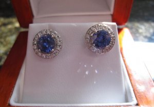Sapphire_studs_06.jpg
