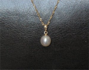 kiki_pearl_pendant.jpg