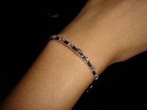 kiki_diamond_bangle_handshot.jpg