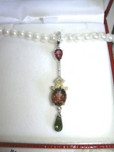 DSCN1007 on pearls.jpg