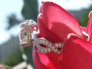 Twist_Pave_Ring.jpg.jpg