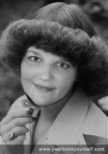 gwenmyYearbookPhoto45.jpg