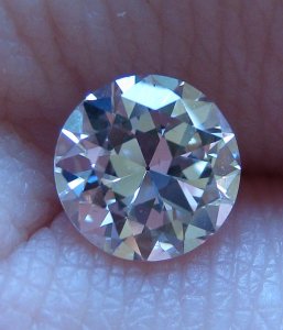 lozzarina diamond for pendant.jpg