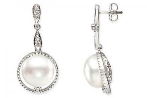 Diamond Pearl Earrings.jpg