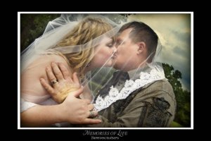 kissy kissy with veil.jpg