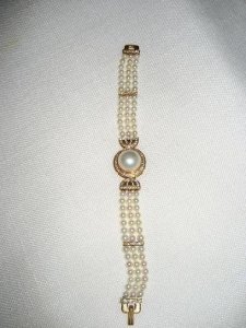 PearlsBraceletDS1.JPG