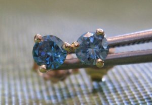 BlueStuds5068.JPG