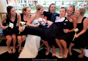fun-photo-groom-bride.jpg
