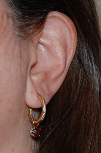 kiz-garnetearrings3.jpg