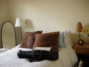 guest bedroom 0206 b.jpg