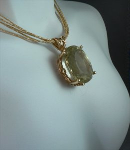 yellow-kunzite-neck-002.jpg