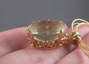 yellow-kunzite-neck-004.jpg