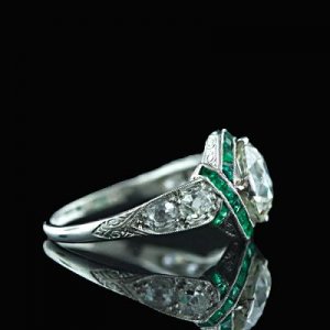 L emerald ring side.jpg