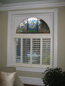 victorianfrontwindow.JPG