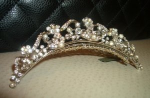 Tiara 012.jpg Tiara 012.jpg