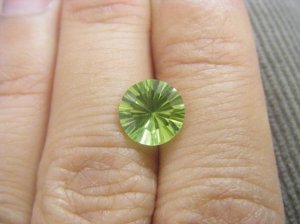 peridotconcaveartcutgems1 002.jpg