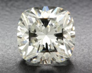 DI40X_GIA1106556277.jpg