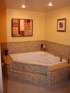 jacuzzi room.jpg