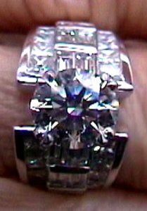 Momsring1.jpg Momsring1.jpg