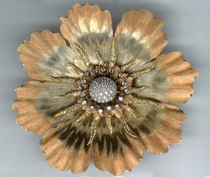 Flower-pin_rose-gold.jpg