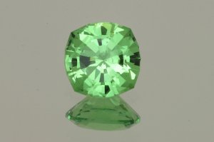 Peter Torraca tsavorite 2cts.jpg